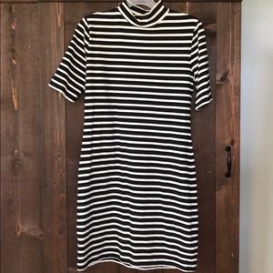 Gap black and white striped dress